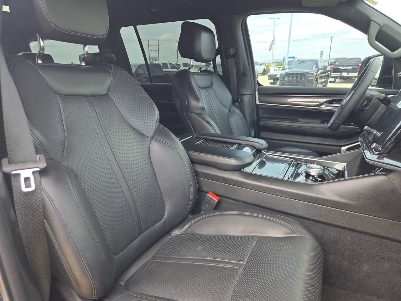 2024 Jeep Wagoneer BASE Castroville TX