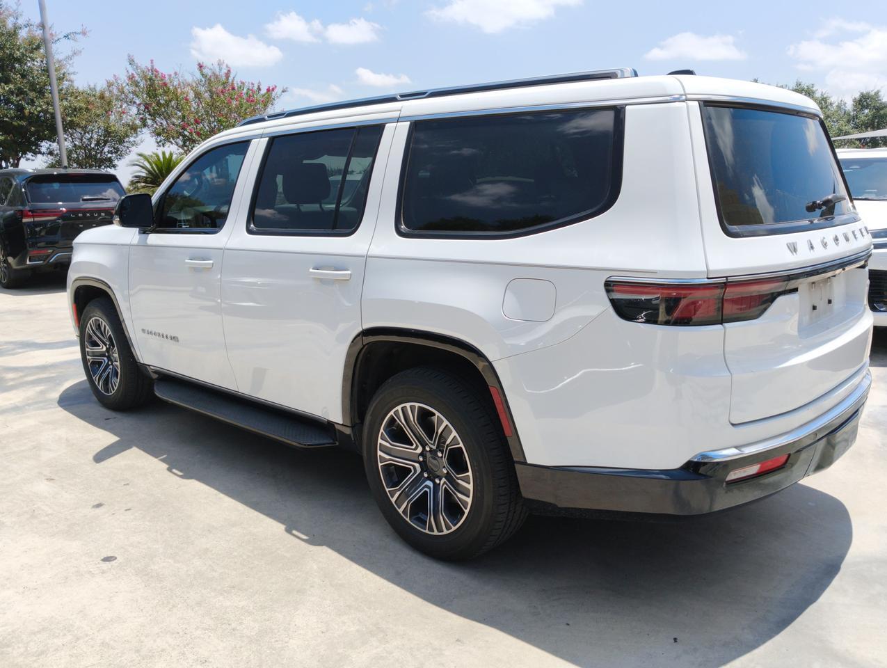 2024 Jeep Wagoneer BASE