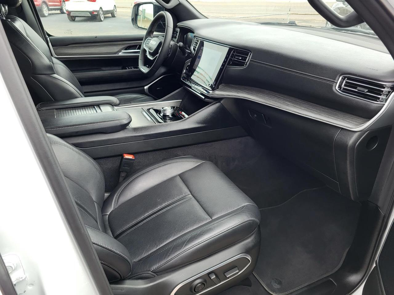 2024 Jeep Wagoneer L Series II 4x2 *Ltd Avail* Beeville TX