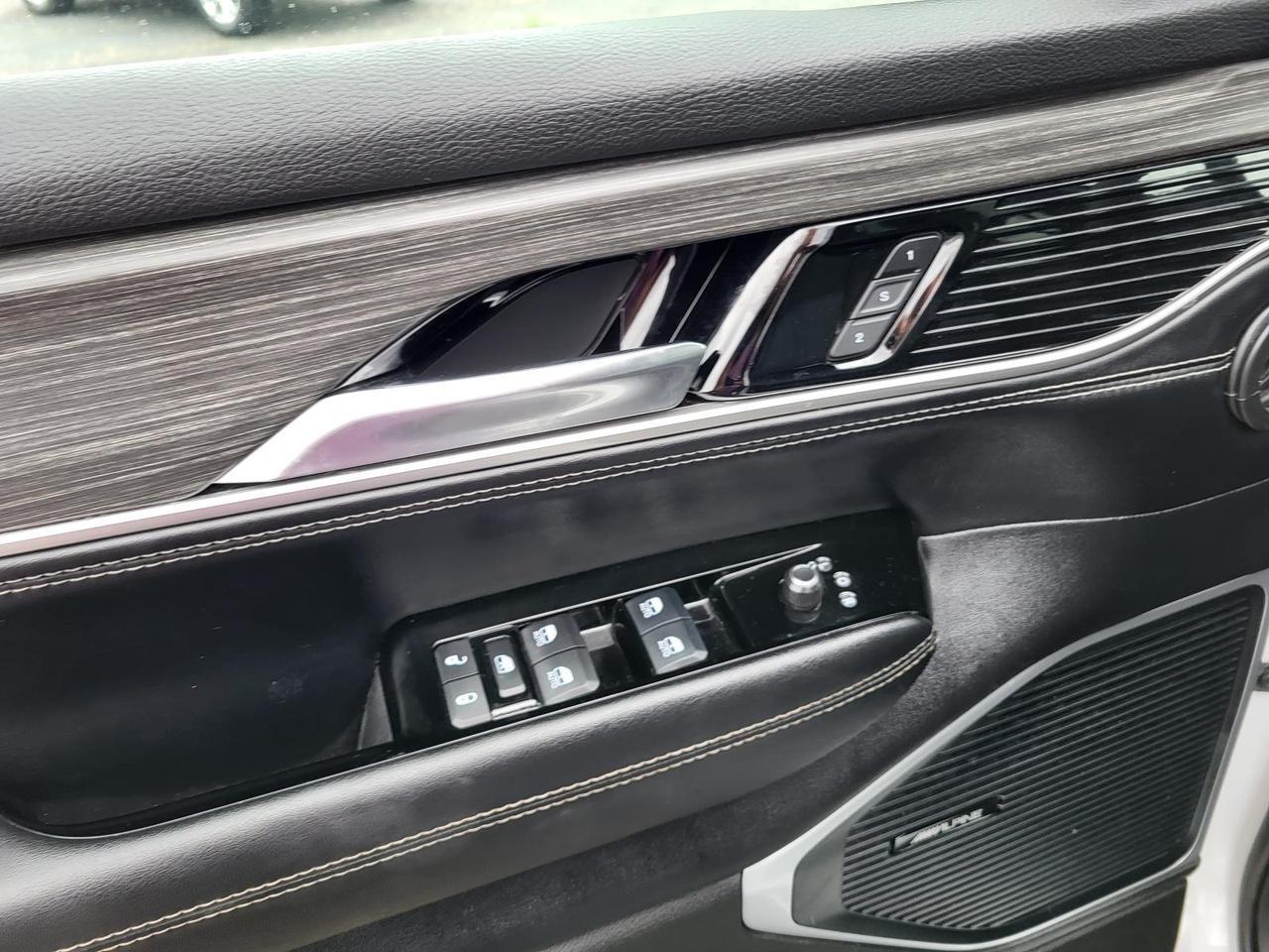 2024 Jeep Wagoneer L Series II 4x2 *Ltd Avail* Beeville TX