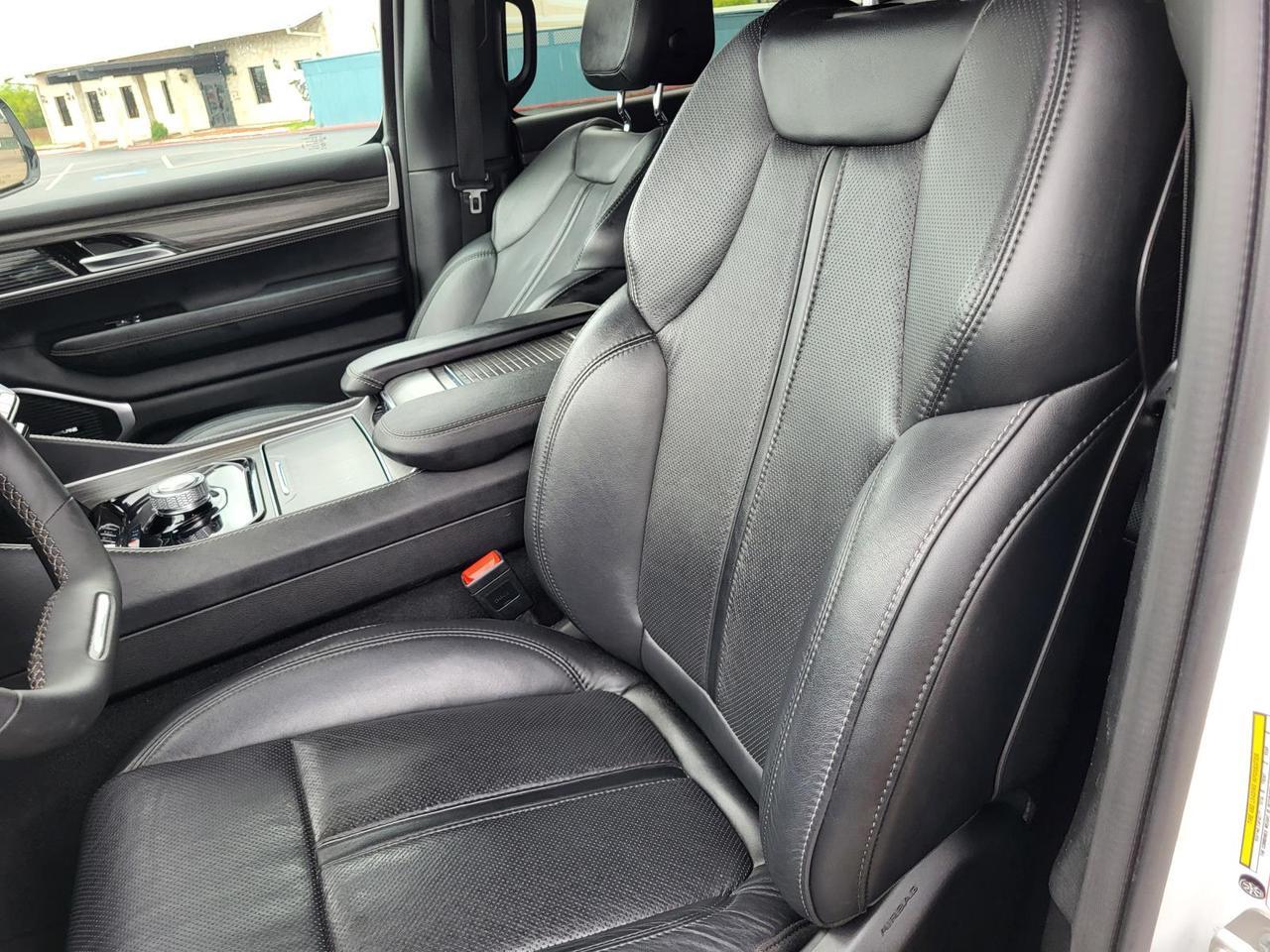 2024 Jeep Wagoneer L Series II 4x2 *Ltd Avail* Beeville TX