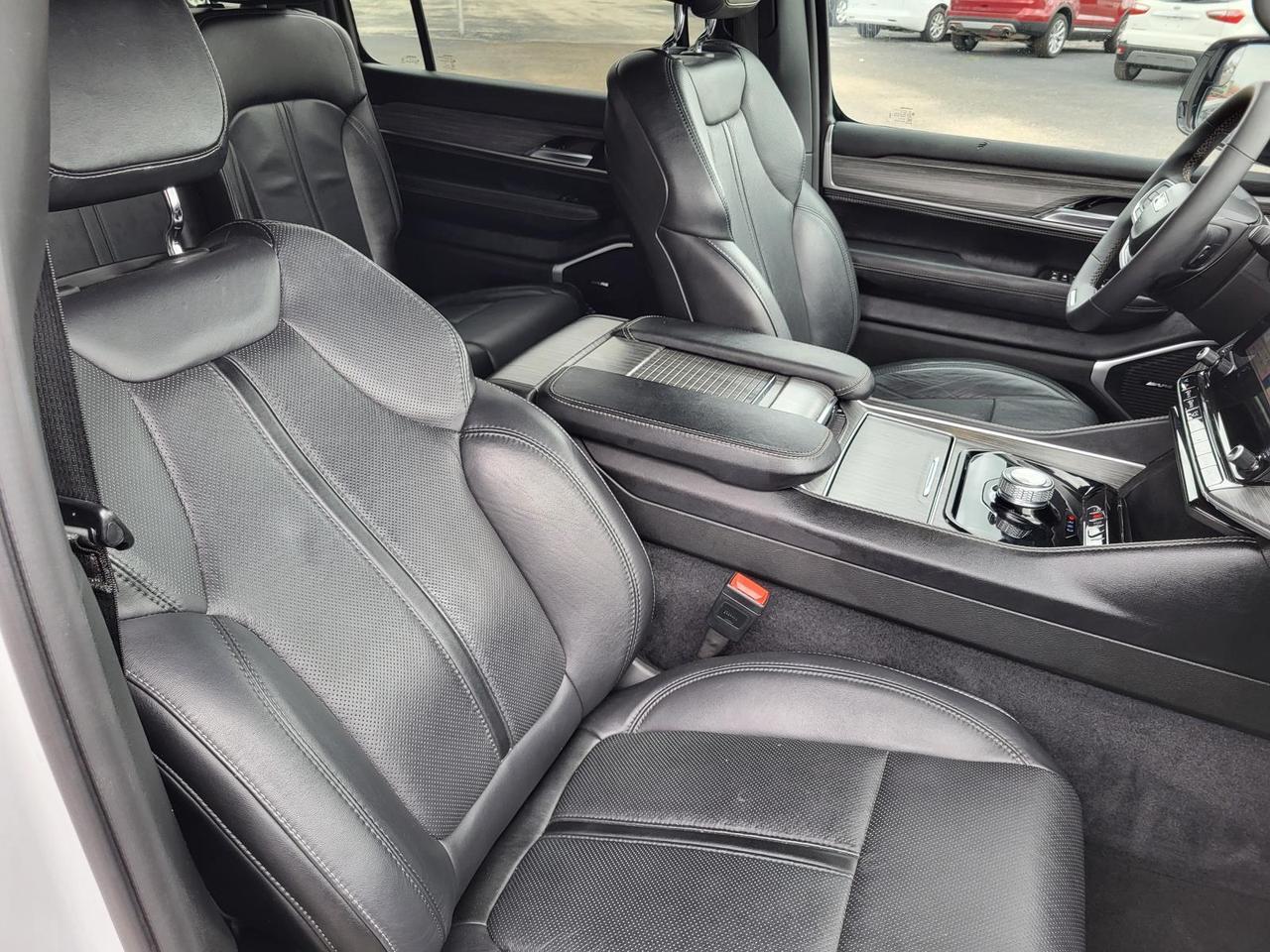 2024 Jeep Wagoneer L Series II 4x2 *Ltd Avail* Beeville TX