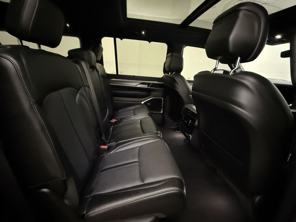 2024 Jeep Wagoneer L Series II Carbide 4x4 Maumee OH