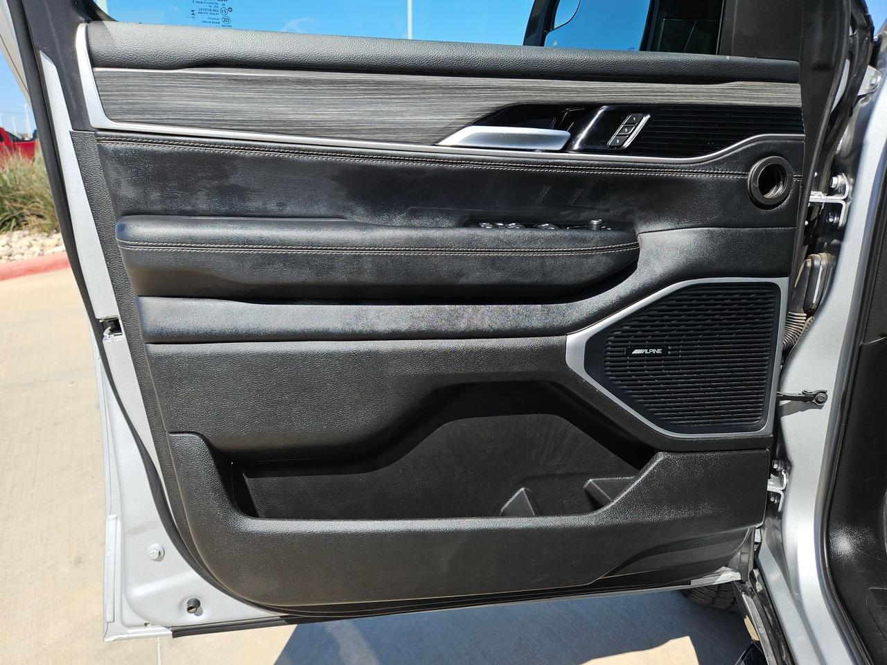 2024 Jeep Wagoneer L Series II Castroville TX