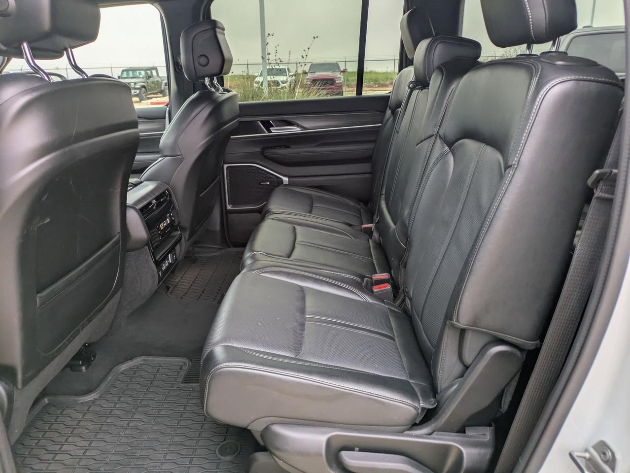 2024 Jeep Wagoneer L Series II Castroville TX