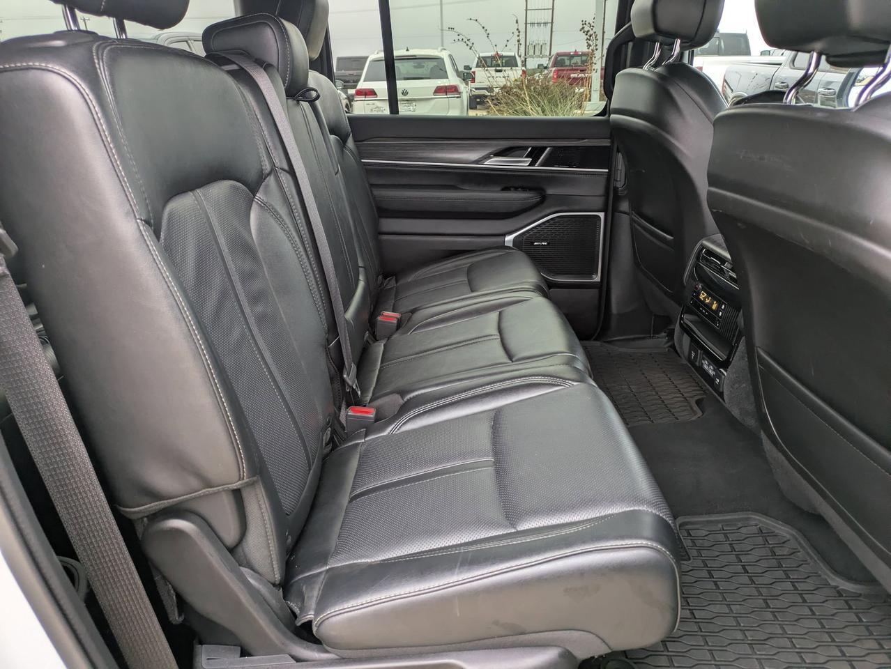 2024 Jeep Wagoneer L Series II Castroville TX