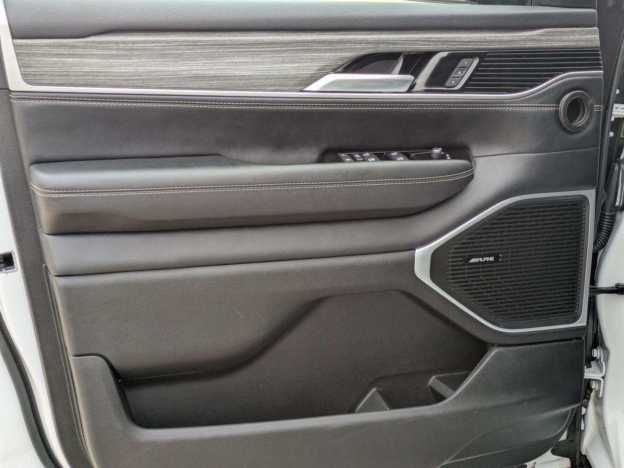 2024 Jeep Wagoneer L Series II Castroville TX