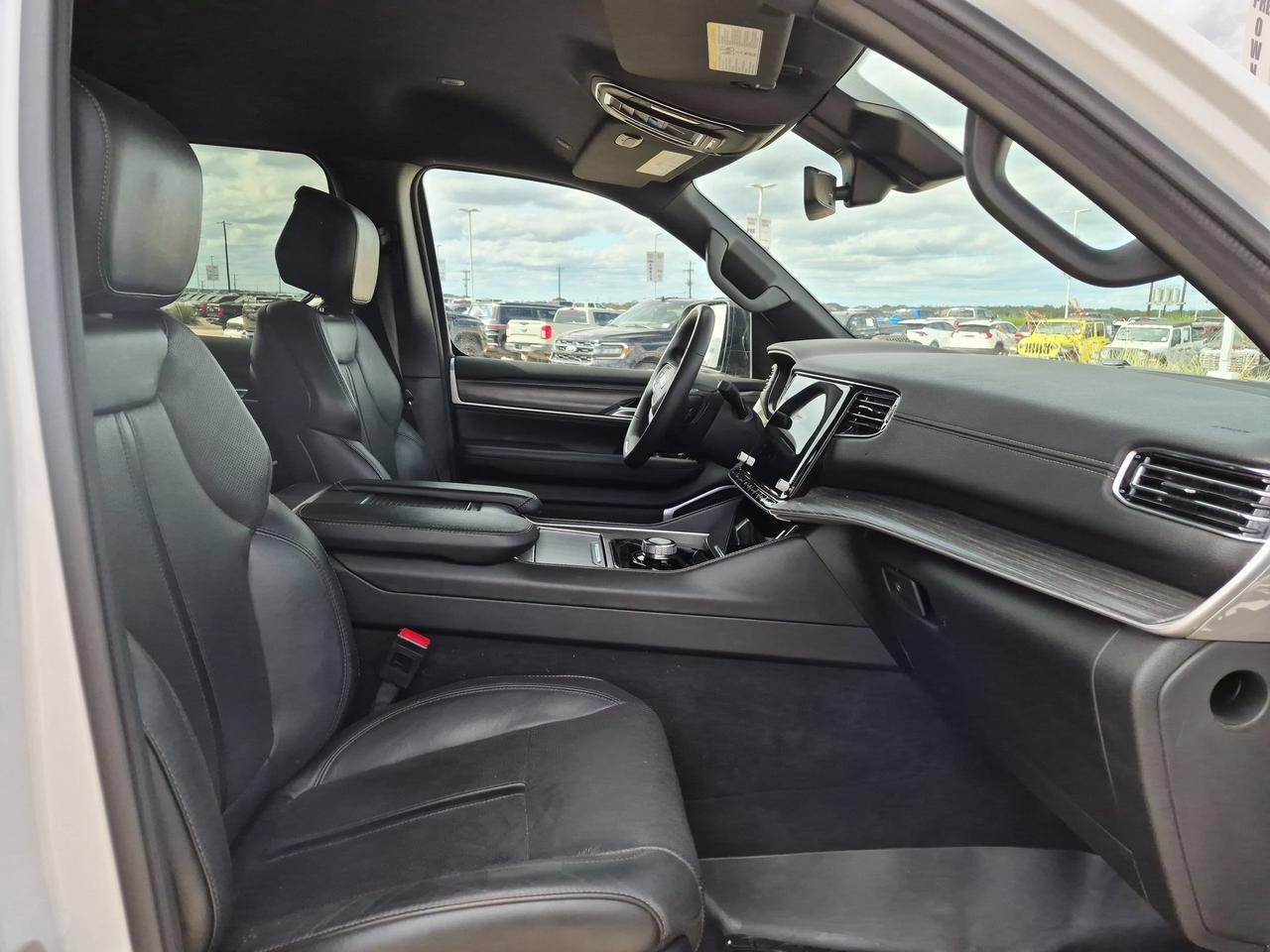 2024 Jeep Wagoneer L Series II Castroville TX