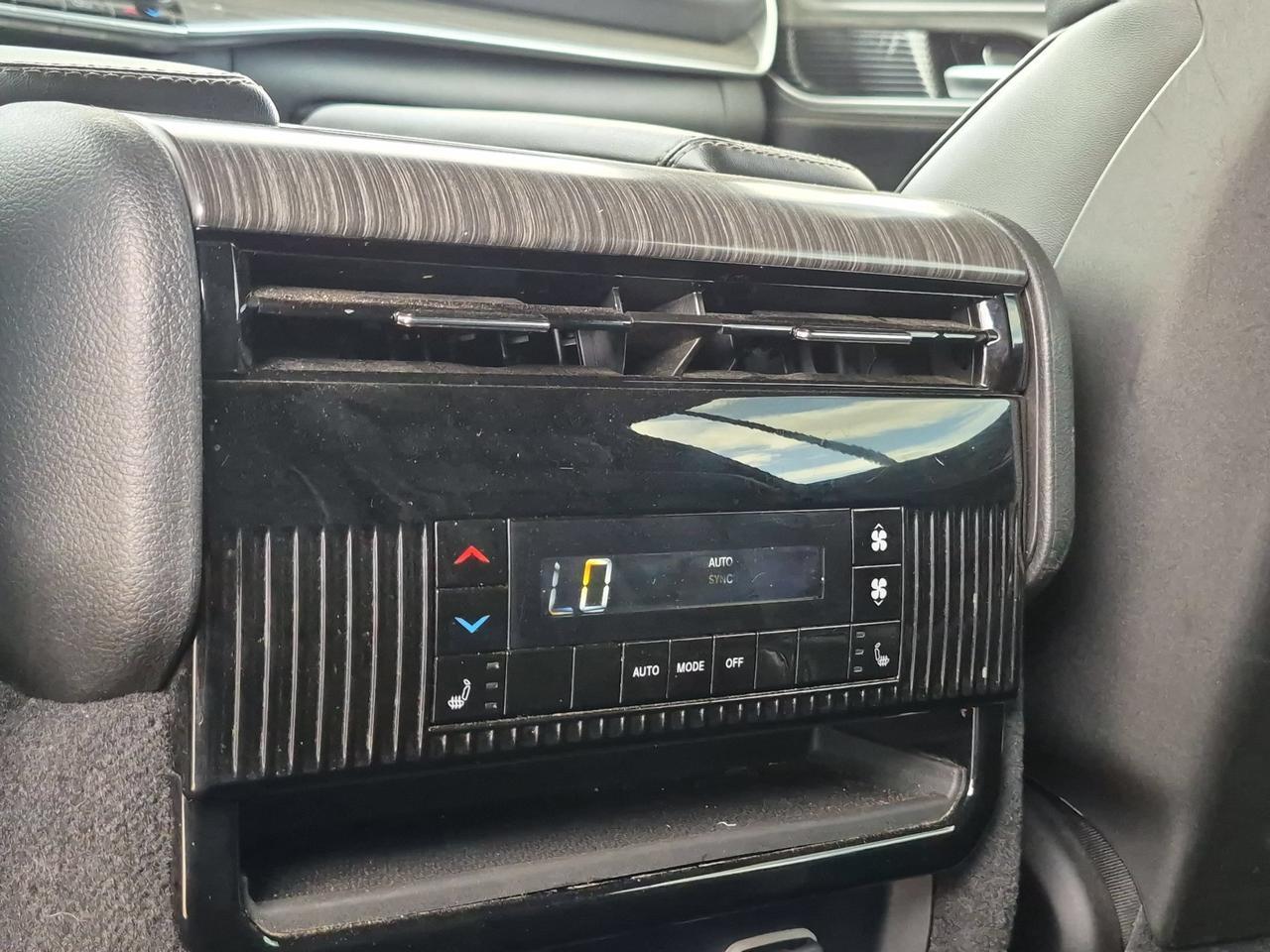 2024 Jeep Wagoneer L Series II Castroville TX