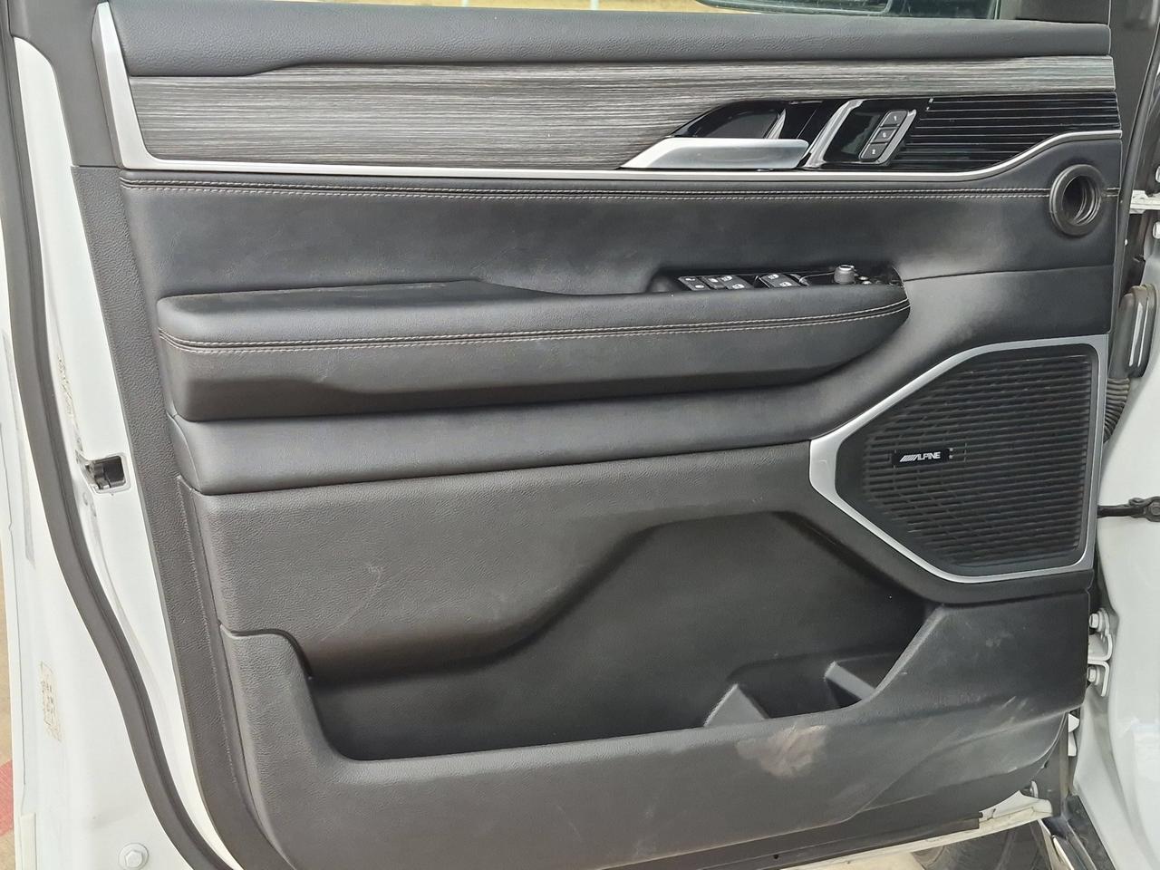 2024 Jeep Wagoneer L Series II Castroville TX