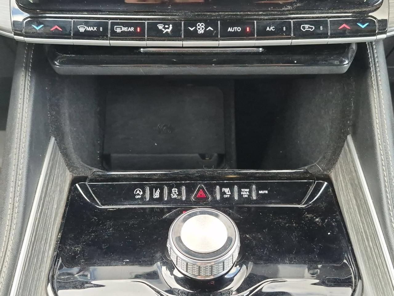 2024 Jeep Wagoneer L Series II Castroville TX