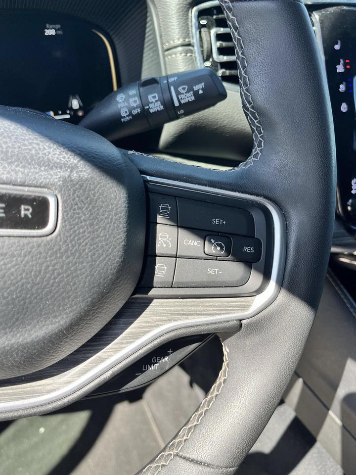 2024 Jeep Wagoneer L Series II Castroville TX