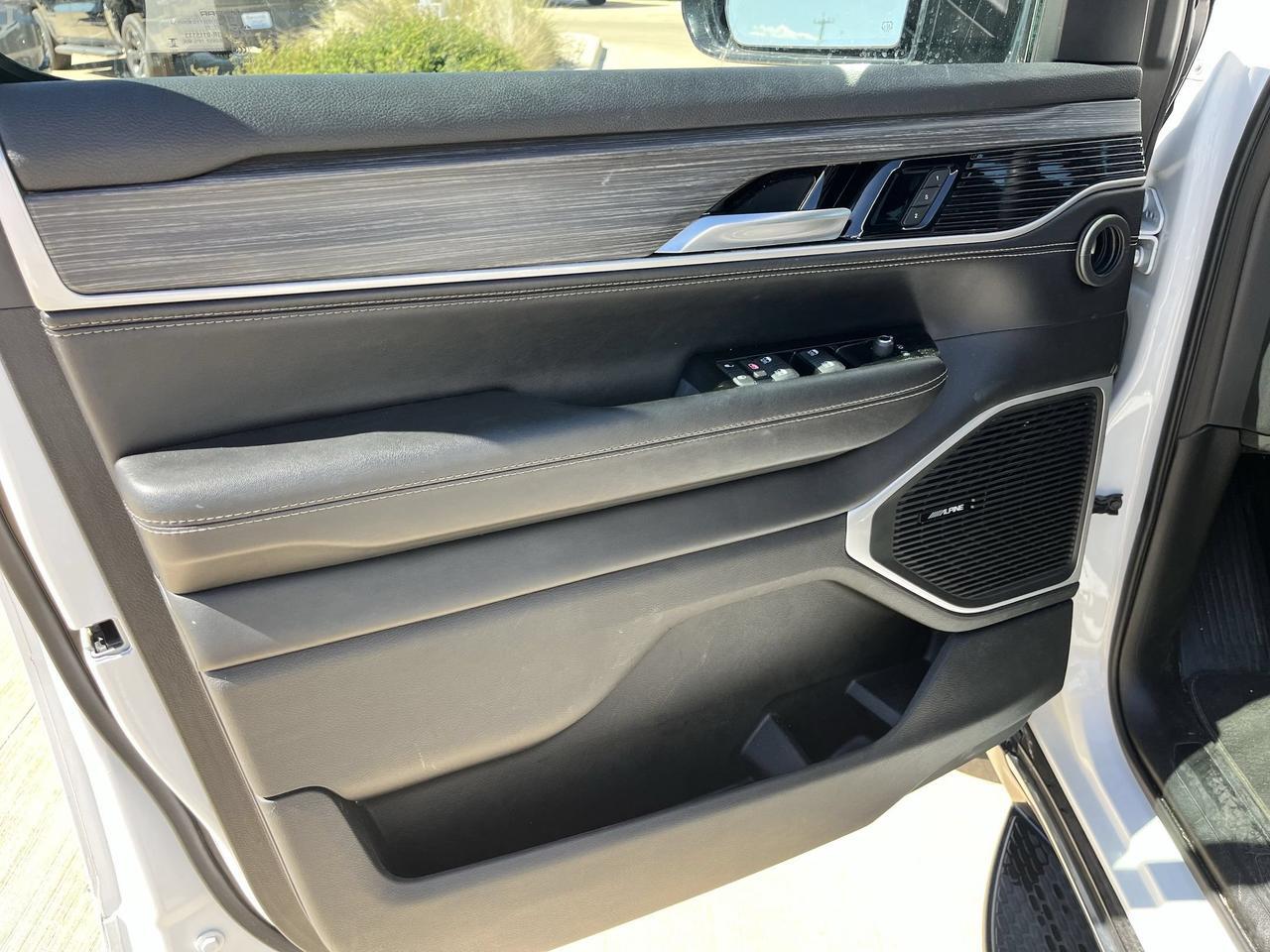 2024 Jeep Wagoneer L Series II Castroville TX