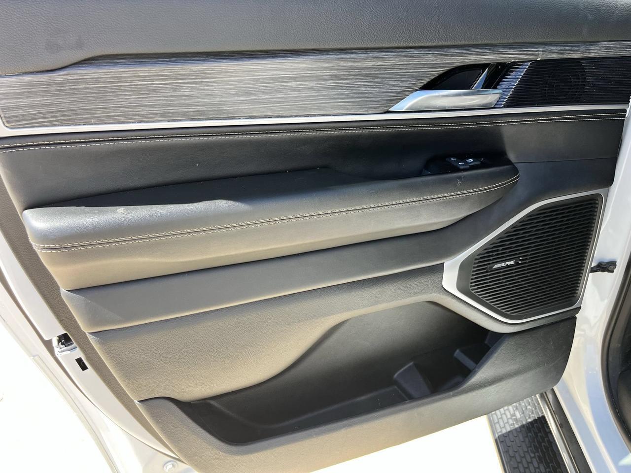 2024 Jeep Wagoneer L Series II Castroville TX
