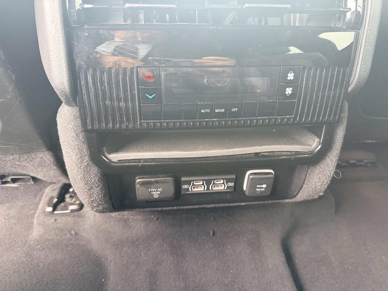 2024 Jeep Wagoneer L Series II Castroville TX
