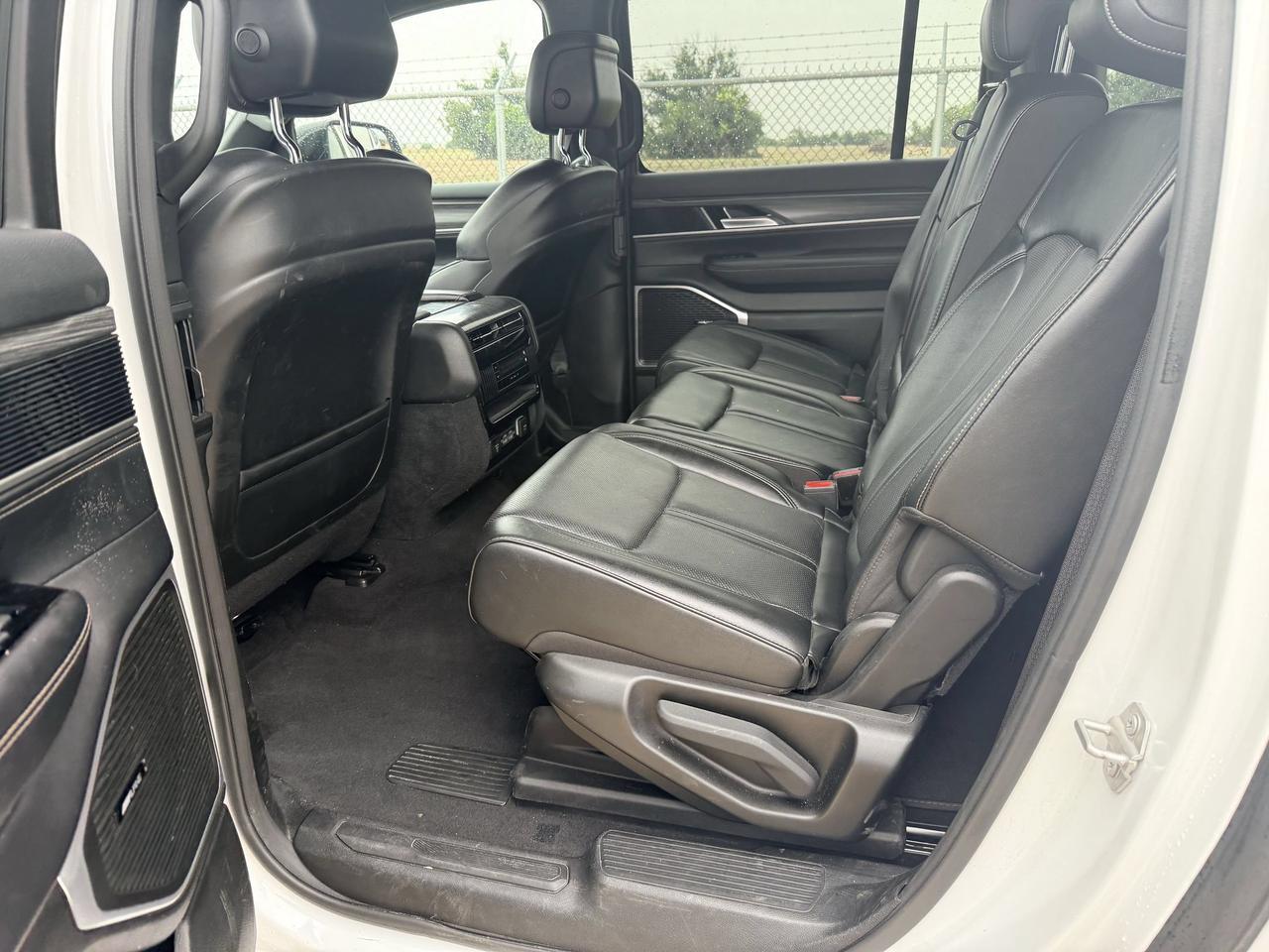 2024 Jeep Wagoneer L Series II Castroville TX