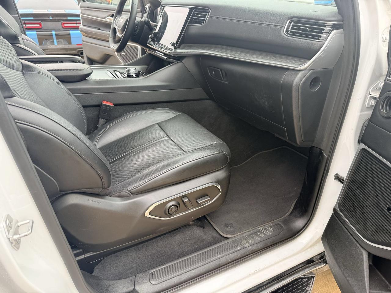 2024 Jeep Wagoneer L Series II Castroville TX