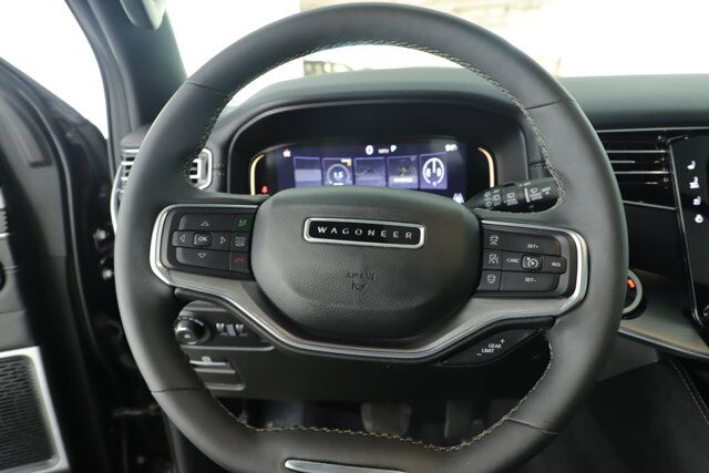 2024 Jeep Wagoneer Series II Carbide New Braunfels TX