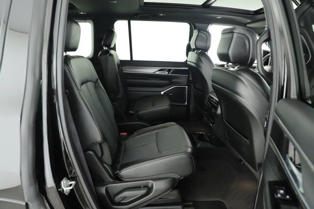 2024 Jeep Wagoneer Series II Carbide New Braunfels TX