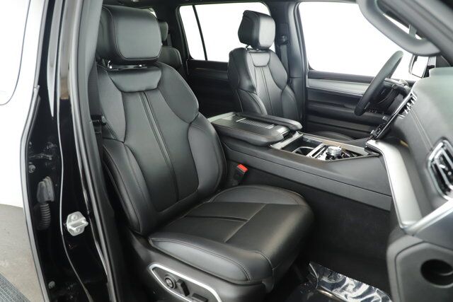2024 Jeep Wagoneer Series II Carbide New Braunfels TX