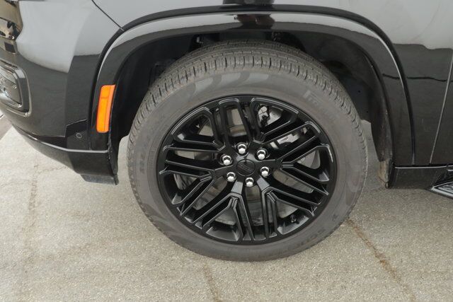2024 Jeep Wagoneer Series II Carbide New Braunfels TX