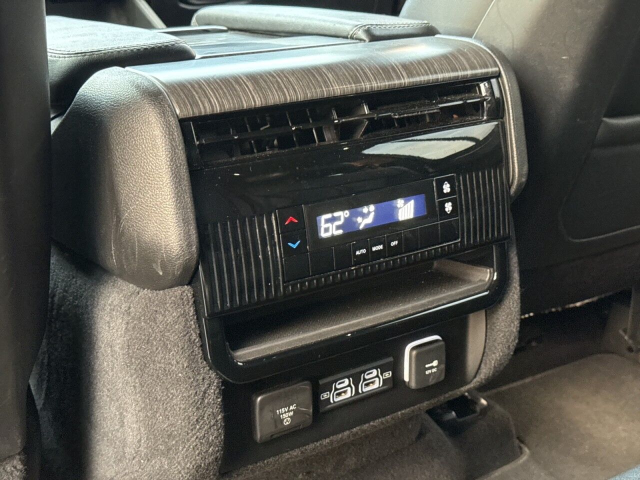 2024 Jeep Wagoneer Series II Fitchburg MA