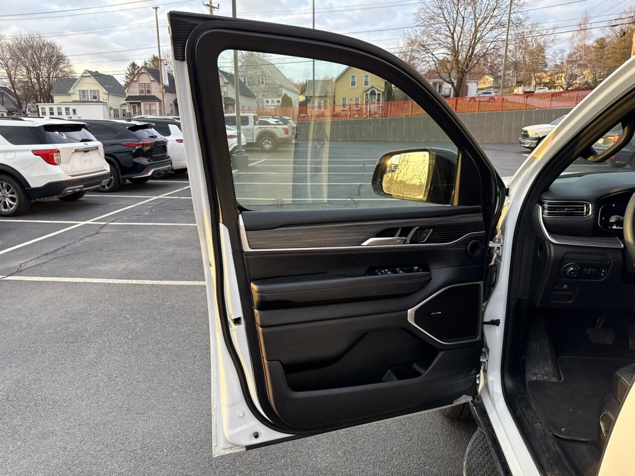 2024 Jeep Wagoneer Series II Fitchburg MA