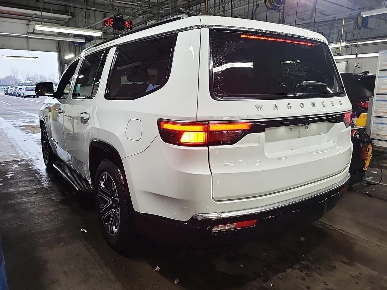 2024 Jeep Wagoneer Series II Head-Up Display Quadra-Lift Air Suspension Portland OR