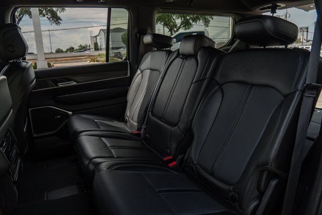 2024 Jeep Wagoneer Series II  Selma TX