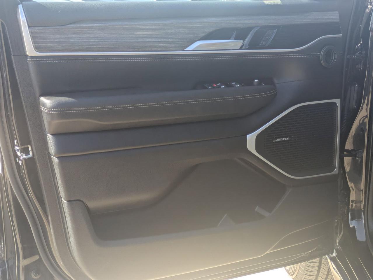 2024 Jeep Wagoneer Series II Castroville TX