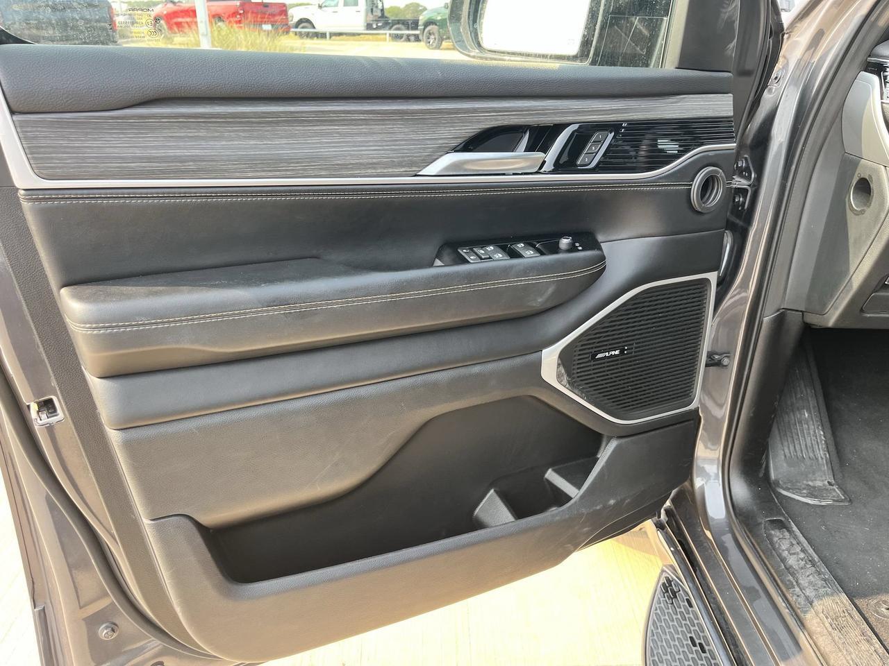 2024 Jeep Wagoneer Series II Castroville TX