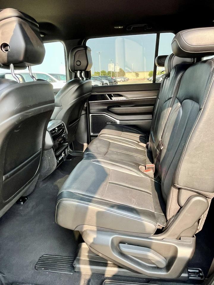 2024 Jeep Wagoneer Series II Castroville TX