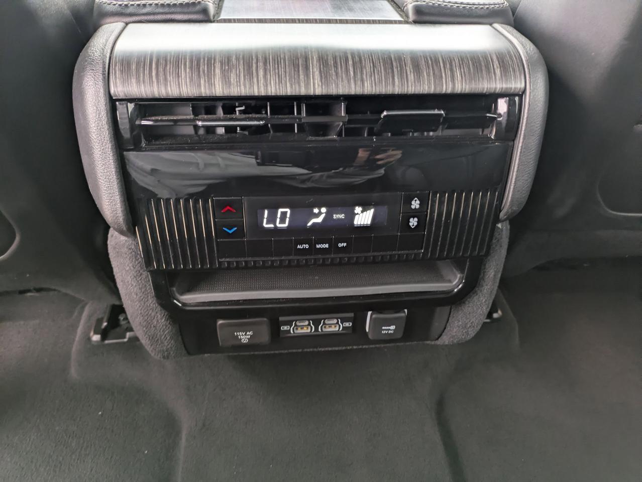 2024 Jeep Wagoneer Series II Castroville TX