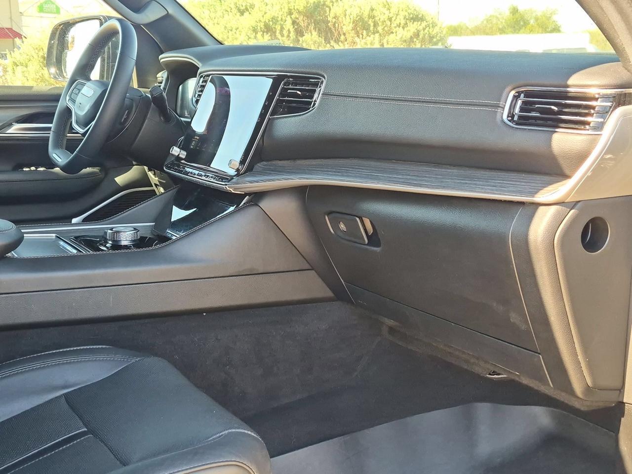 2024 Jeep Wagoneer Series II Castroville TX