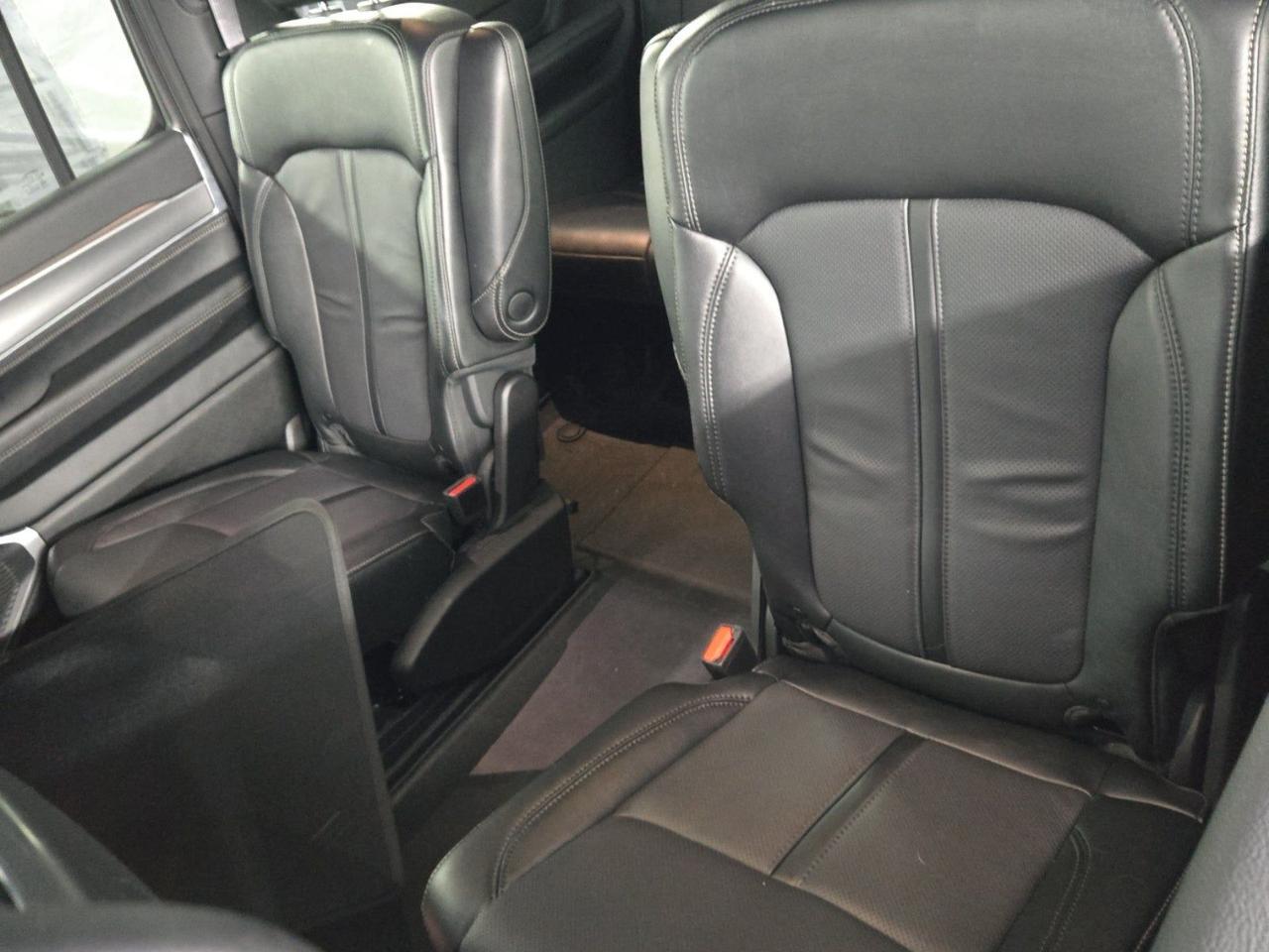 2024 Jeep Wagoneer Series II Second Row Captains Chairs Panoramic Roof Portland OR