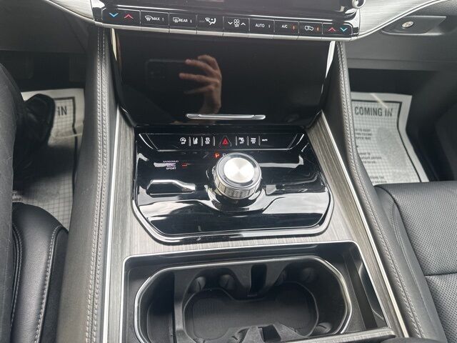 2024 Jeep Wagoneer Series II Watertown SD