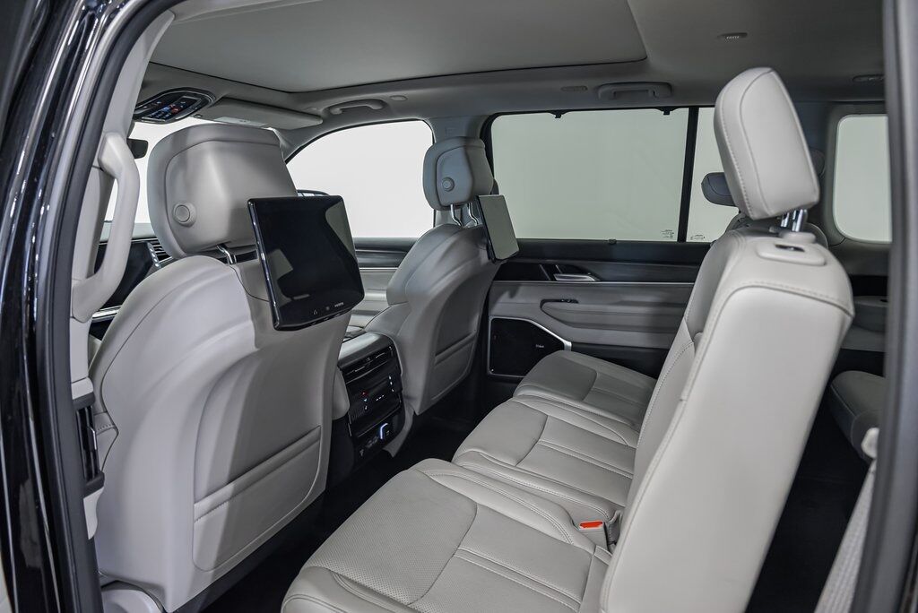 2024 Jeep Wagoneer Series III Akron OH