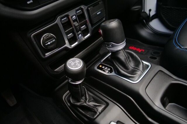 2024 Jeep Wrangler 4XE High Altitude 4x4 / Sky One Power Top / Heated Seats! High Point NC