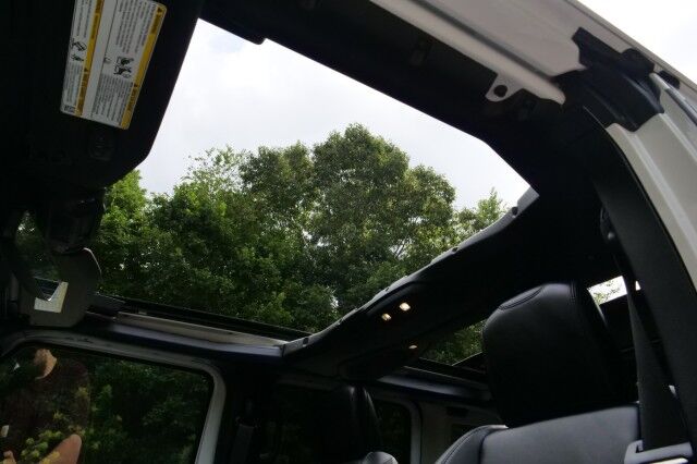 2024 Jeep Wrangler 4XE High Altitude 4x4 / Sky One Power Top / Heated Seats! High Point NC