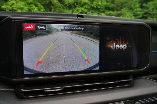 2024 Jeep Wrangler 4XE High Altitude 4x4 / Sky One Power Top / Heated Seats! High Point NC