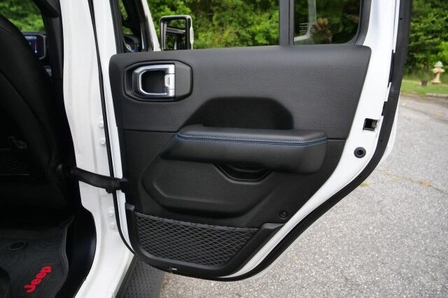 2024 Jeep Wrangler 4XE High Altitude 4x4 / Sky One Power Top / Heated Seats! High Point NC