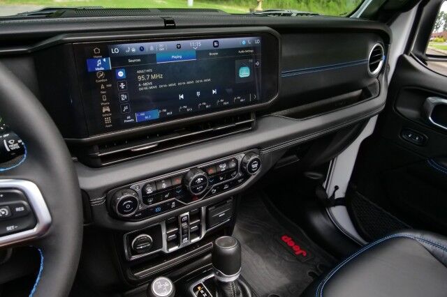 2024 Jeep Wrangler 4XE High Altitude 4x4 / Sky One Power Top / Heated Seats! High Point NC
