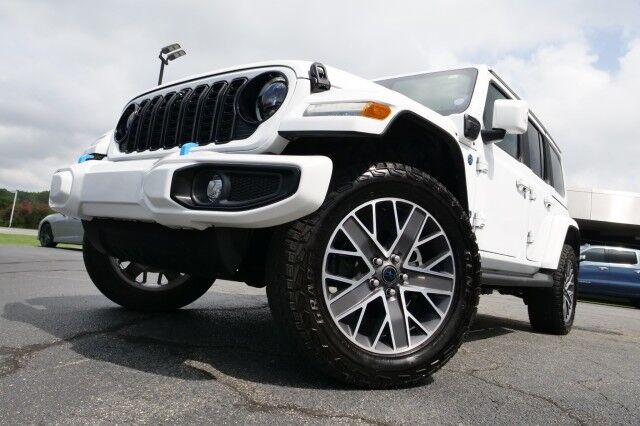2024 Jeep Wrangler 4XE High Altitude 4x4 / Sky One Power Top / Heated Seats! High Point NC