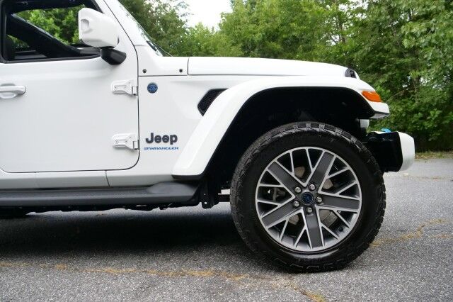 2024 Jeep Wrangler 4XE High Altitude 4x4 / Sky One Power Top / Heated Seats! High Point NC