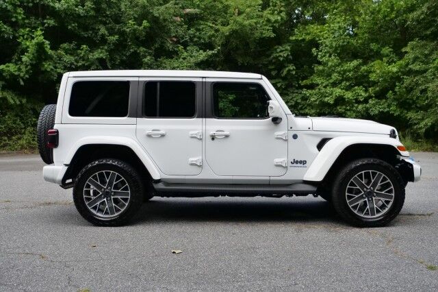 2024 Jeep Wrangler 4XE High Altitude 4x4 / Sky One Power Top / Heated Seats! High Point NC