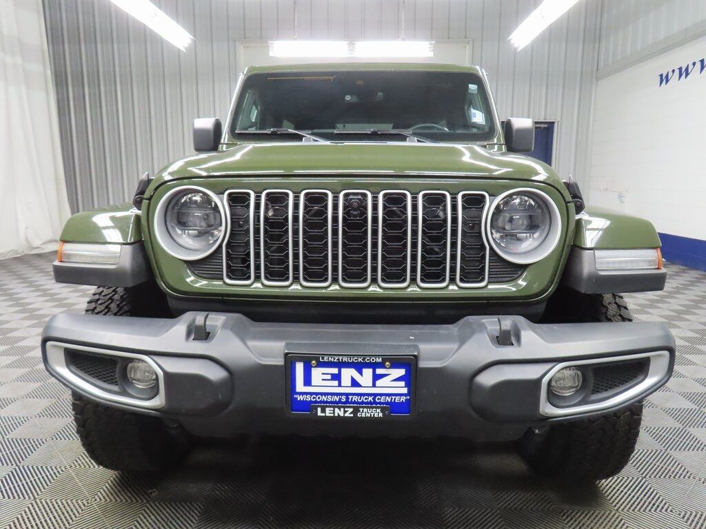 2024 Jeep Wrangler 4x4 Unlimited Sahara Fond du Lac WI