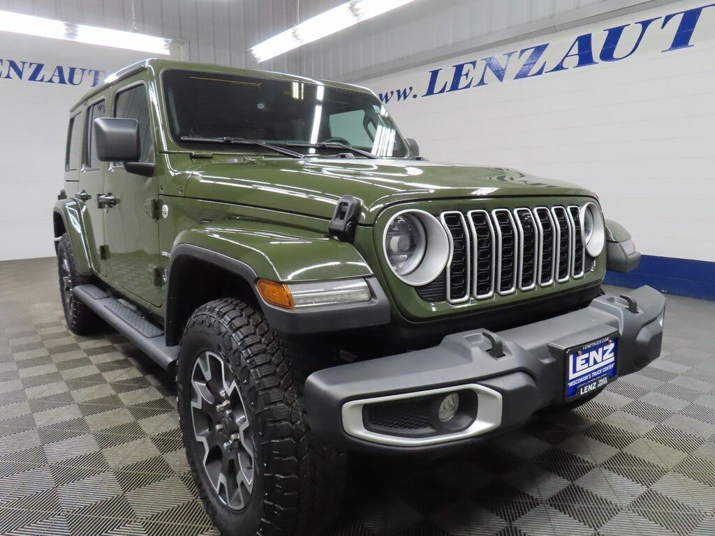 2024 Jeep Wrangler 4x4 Unlimited Sahara Fond du Lac WI