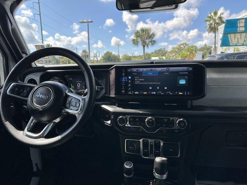 2024 Jeep Wrangler 4xe Sahara photo 24