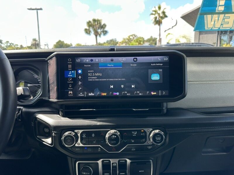 2024 Jeep Wrangler 4xe Sahara photo 26