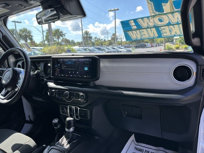 2024 Jeep Wrangler 4xe Sahara photo 20